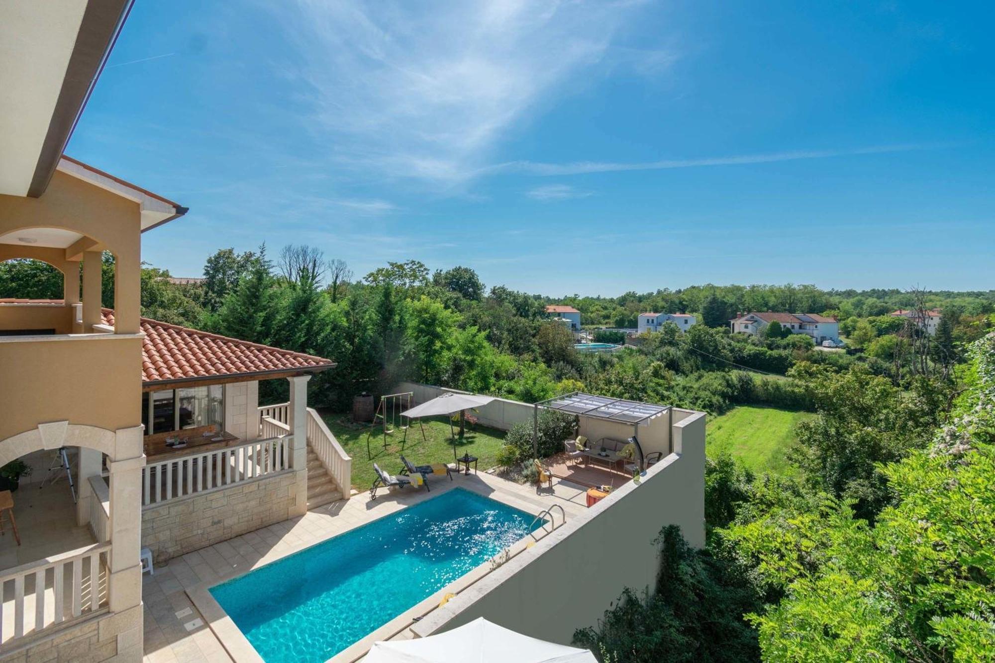 Villa Mit Eingezaeuntem Garten Und Panoramablick Tinjan エクステリア 写真