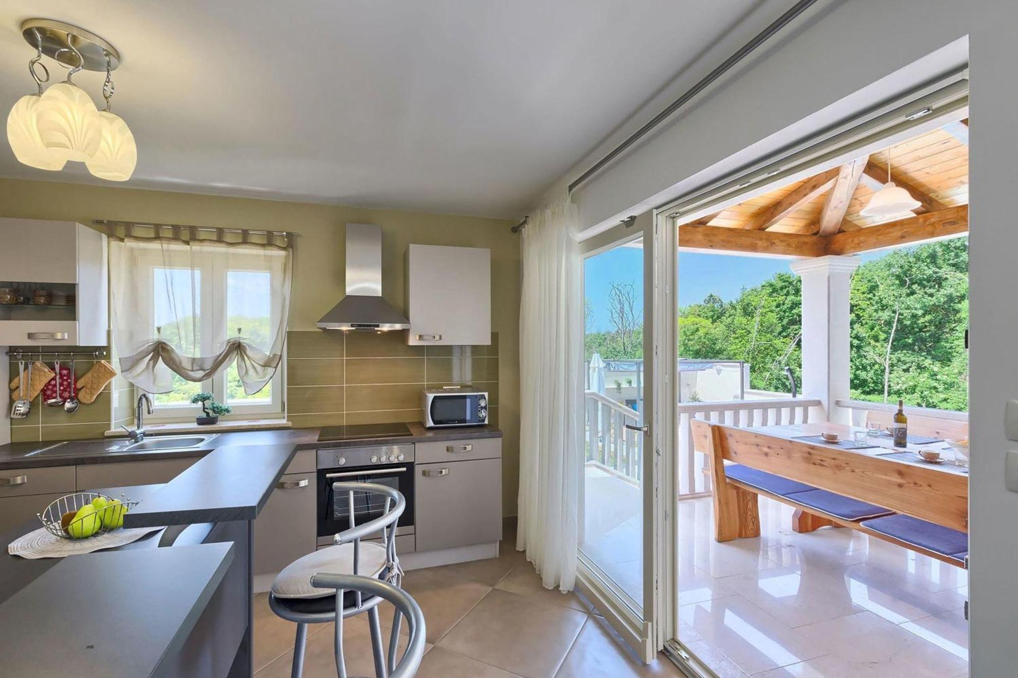 Villa Mit Eingezaeuntem Garten Und Panoramablick Tinjan エクステリア 写真